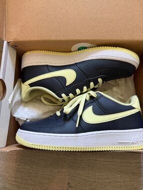 Nike Air Force 1 in Black and Pale Yellow